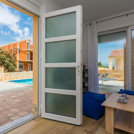 Fabulous House B With Outdoor Pool Daire Zaton  Dış mekan fotoğraf