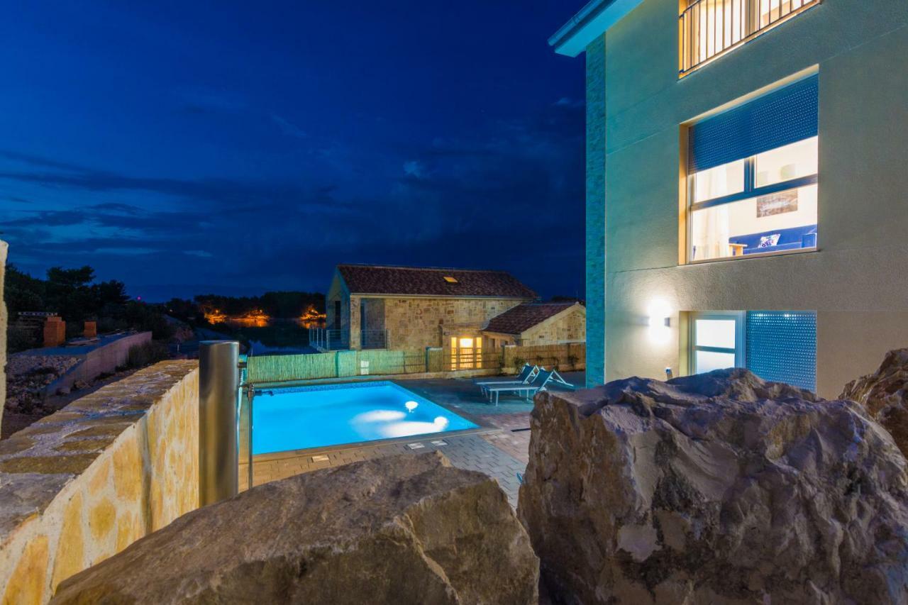 Fabulous House B With Outdoor Pool Daire Zaton  Dış mekan fotoğraf